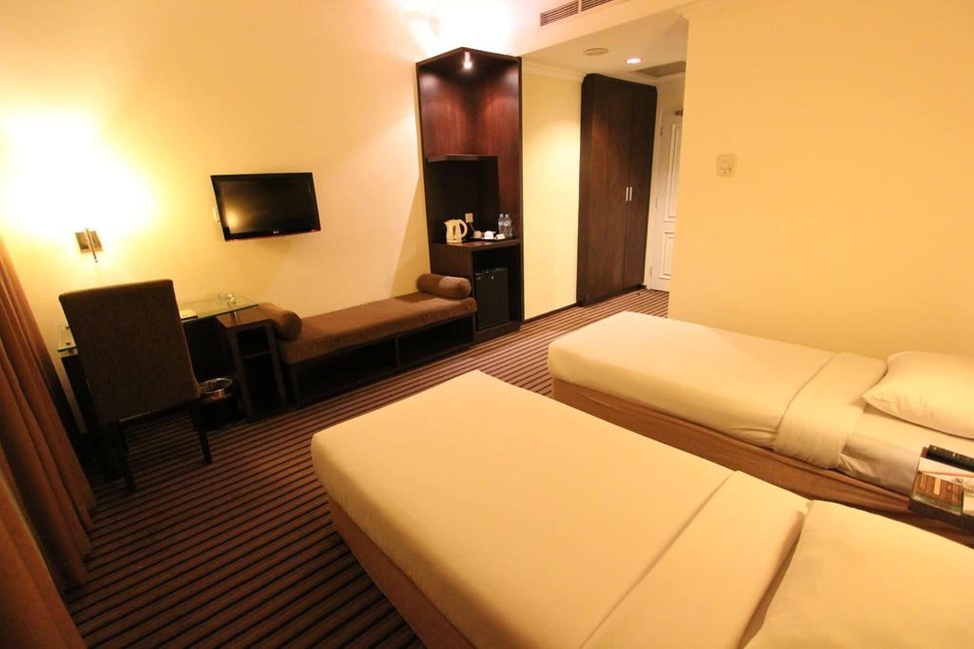 Harmoni One Convention Hotel And Service Apartments Batam Extérieur photo