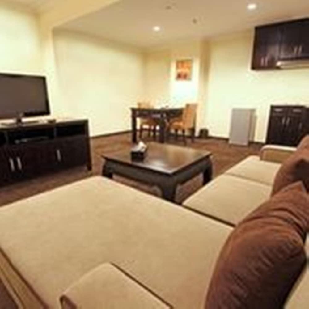 Harmoni One Convention Hotel And Service Apartments Batam Extérieur photo