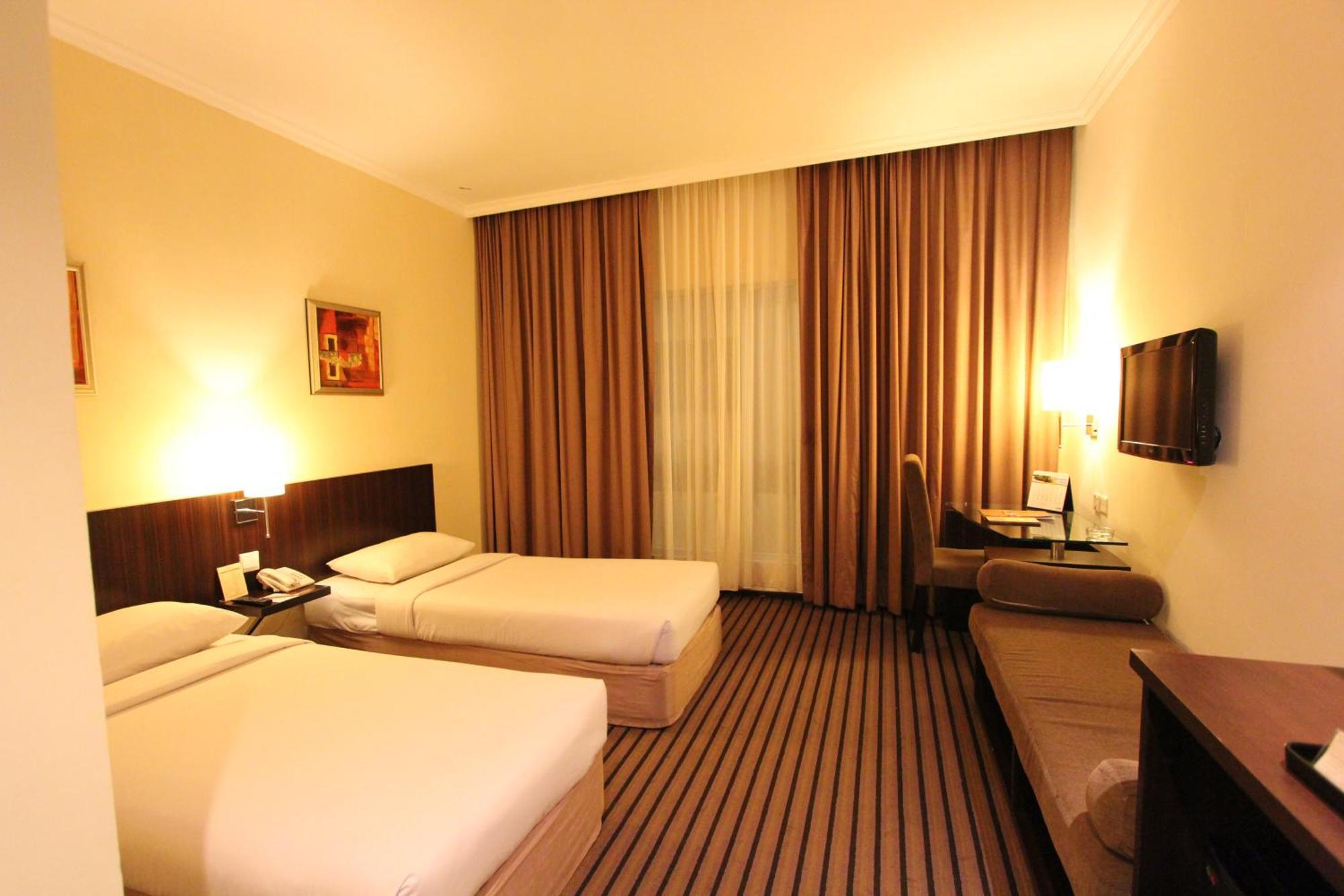 Harmoni One Convention Hotel And Service Apartments Batam Extérieur photo