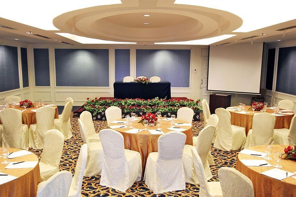 Harmoni One Convention Hotel And Service Apartments Batam Extérieur photo