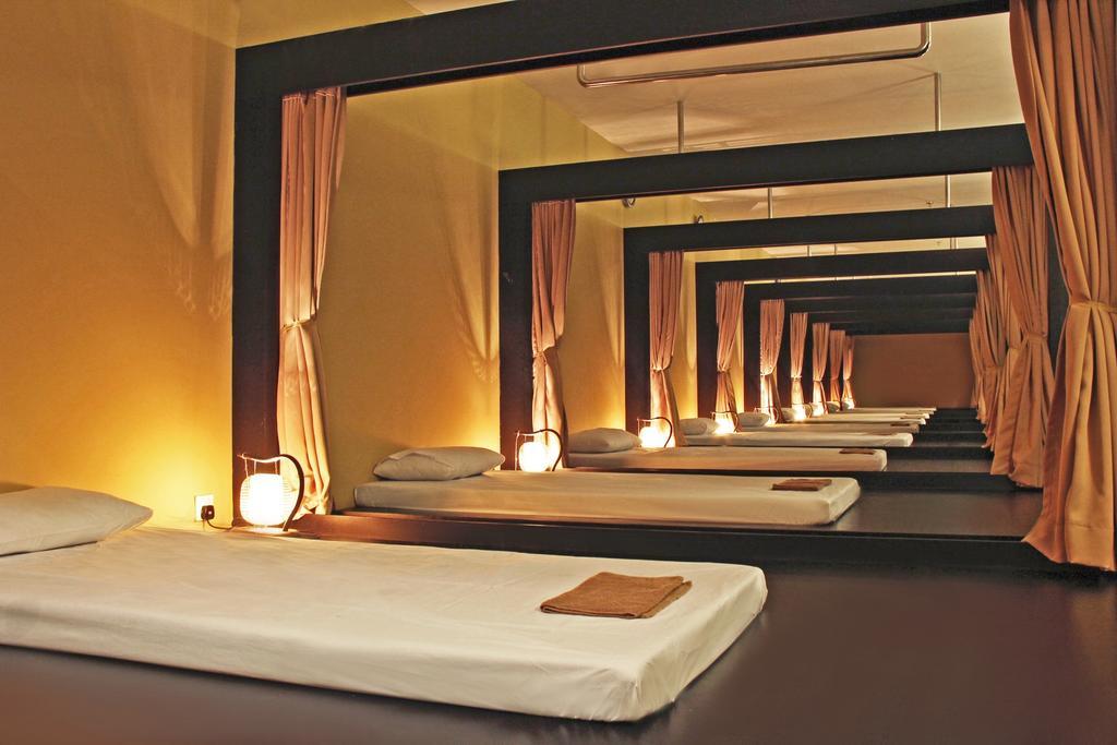 Harmoni One Convention Hotel And Service Apartments Batam Extérieur photo