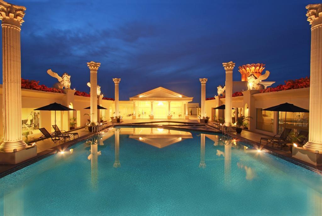 Harmoni One Convention Hotel And Service Apartments Batam Extérieur photo